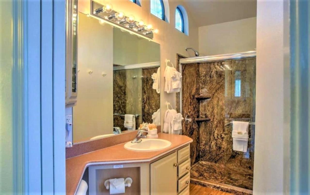 فندق سيدونا باينز ريزورت المظهر الخارجي الصورة Bathroom