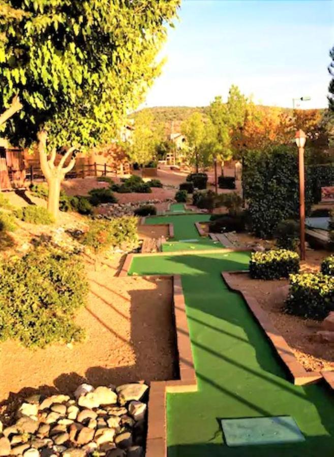 فندق سيدونا باينز ريزورت المظهر الخارجي الصورة The golf course at the Arizona Inn
