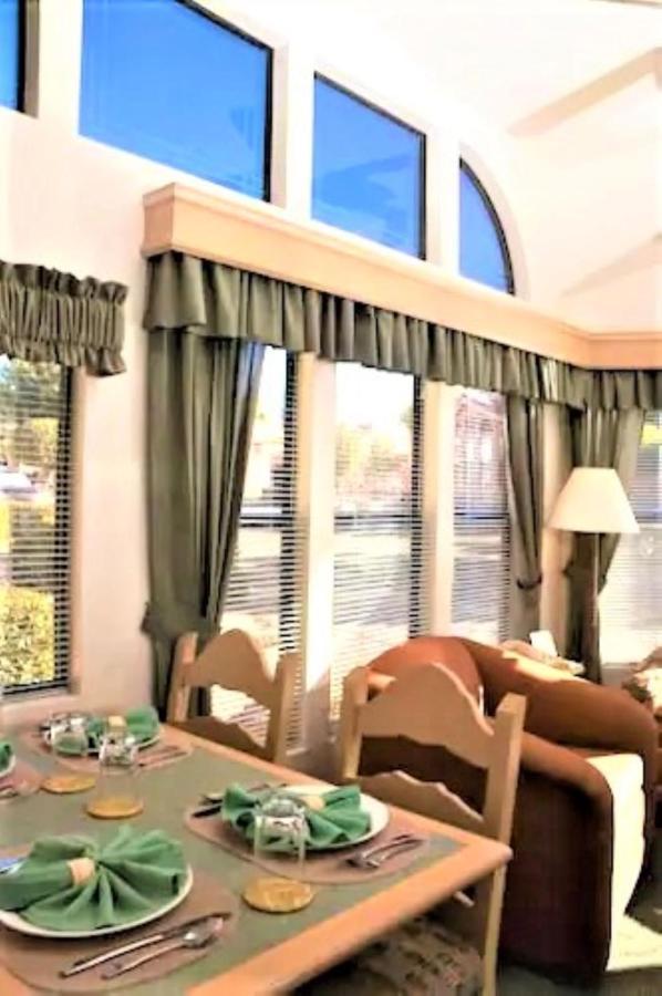 فندق سيدونا باينز ريزورت المظهر الخارجي الصورة Window treatments