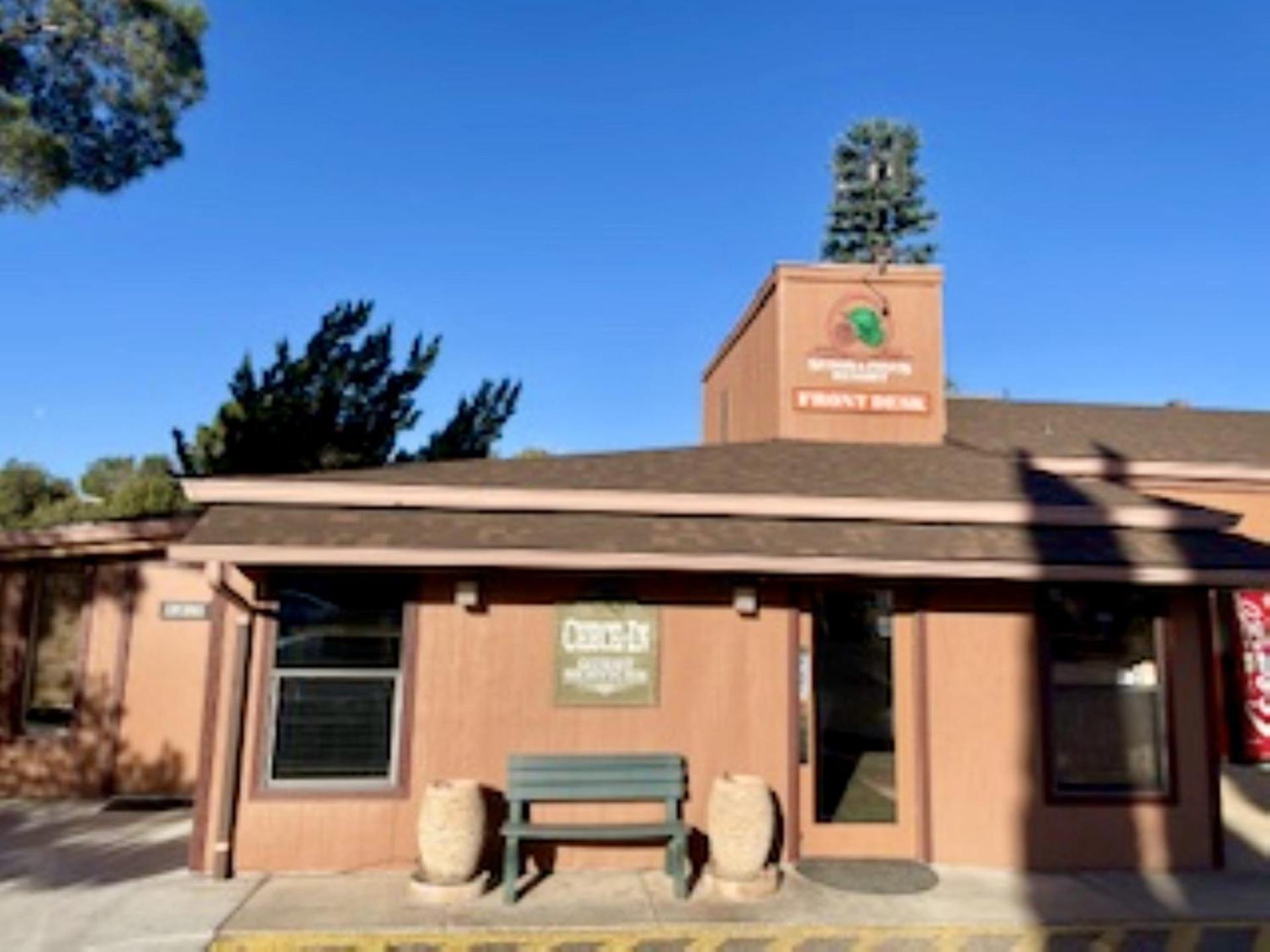 فندق سيدونا باينز ريزورت المظهر الخارجي الصورة The entrance to the visitor center at the Grand Canyon