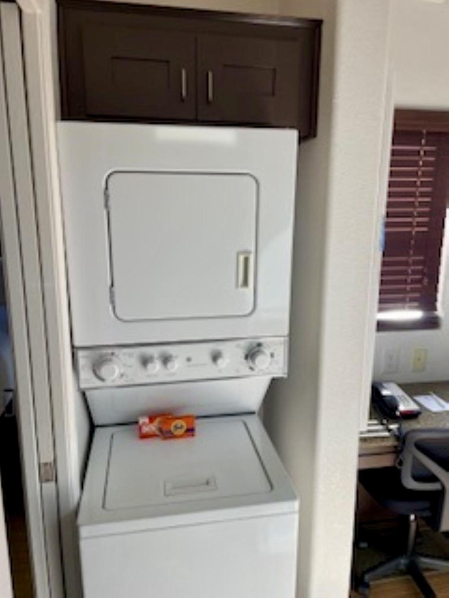 فندق سيدونا باينز ريزورت المظهر الخارجي الصورة A typical tumble dryer