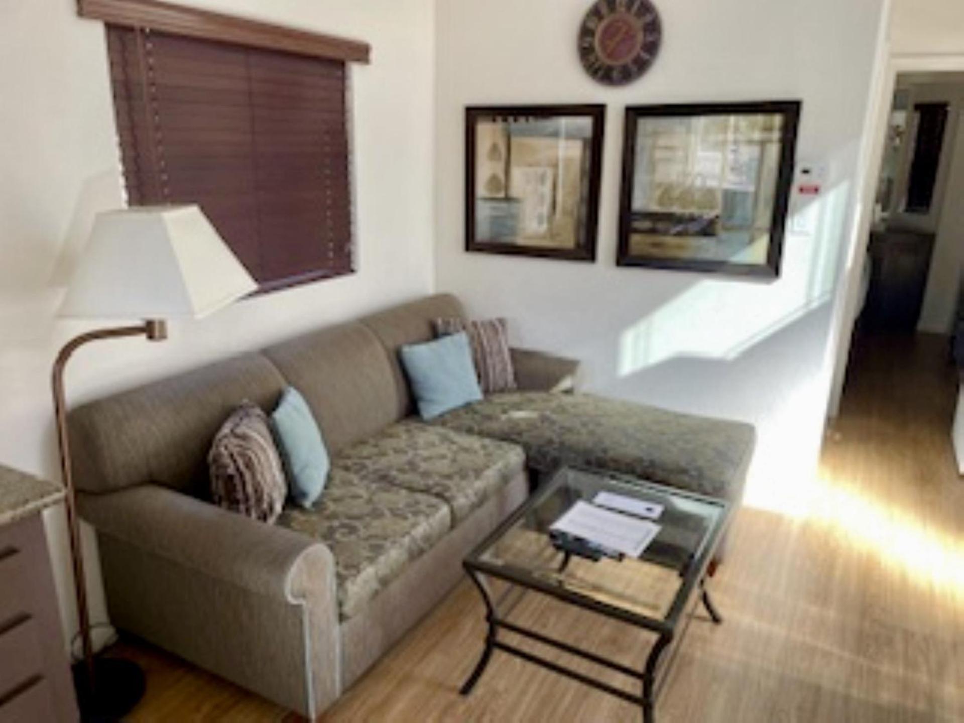 فندق سيدونا باينز ريزورت المظهر الخارجي الصورة Living room of a typical mobile home